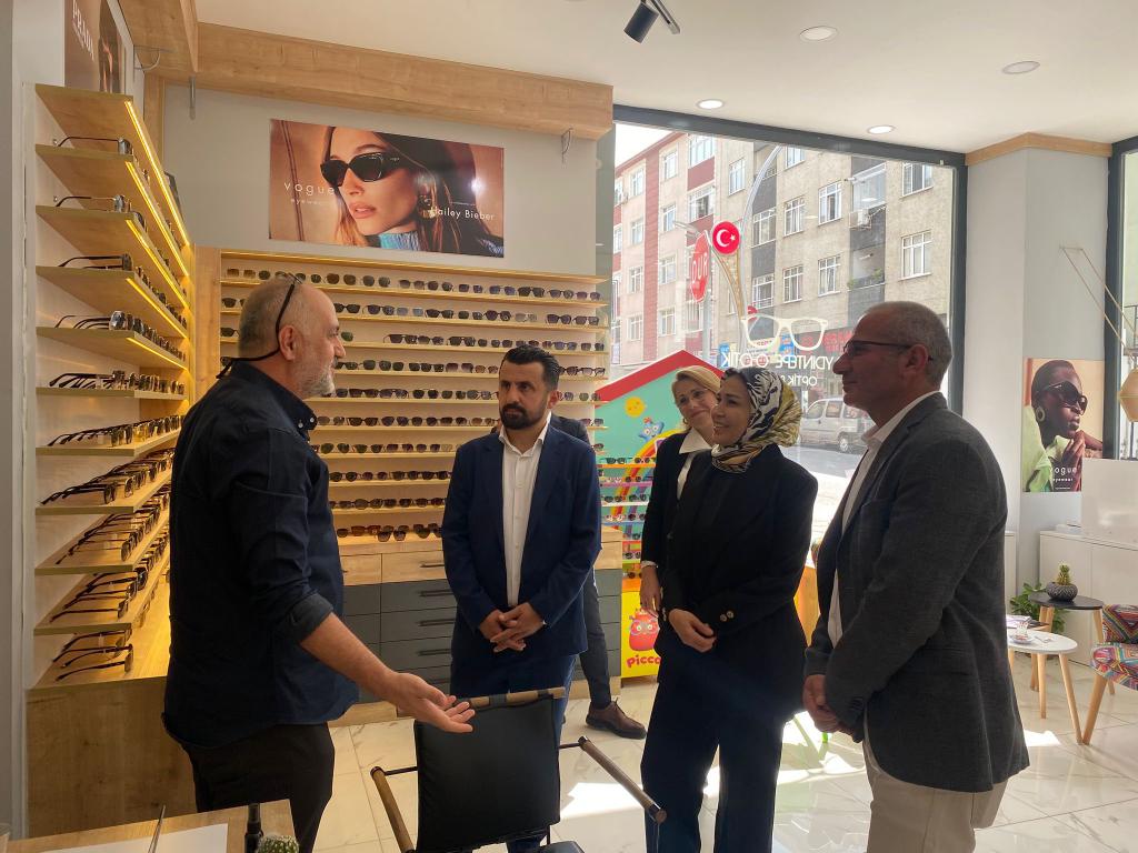 Türkiye Yüzyılı Buluşmaları kapsamında, Milletvekilimiz Asuman ERDOĞAN ile birlikte esnaflarımızı ziyaret ettik.