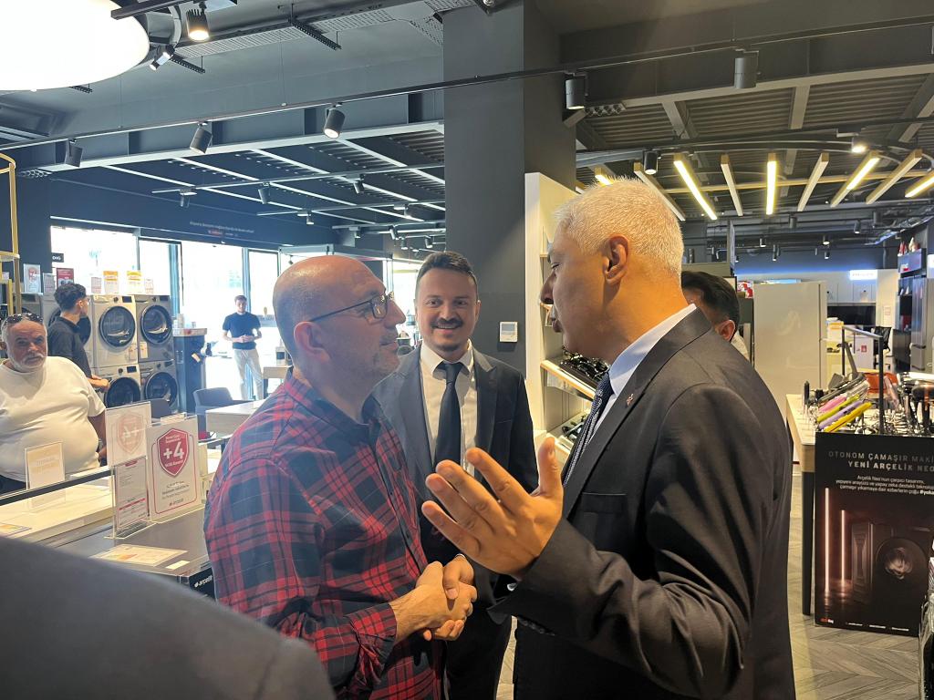 Türkiye Yüzyılı Buluşmaları kapsamında, MKYK Üyemiz Barış ÖZEROL ile birlikte esnaflarımızı ziyaret ettik.